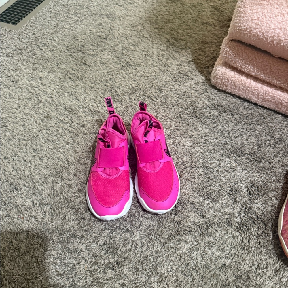 Nike Flex Runner 3 size 12 Kids Hot Pink Athletic Slip-On Sneakers